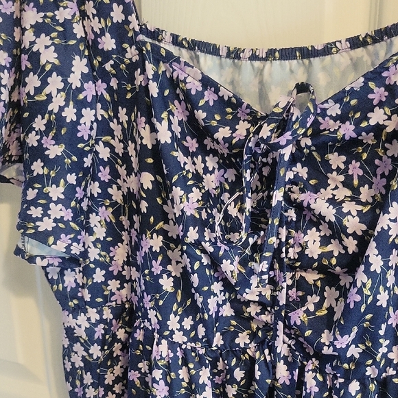 BloomChic Navy and Lavender Floral Dress short sleeve, elastic waist Sz18/20 - Picture 5 of 5